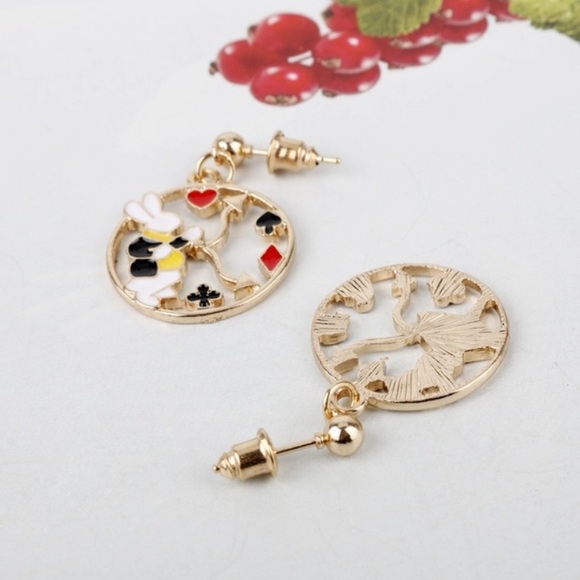 🌸2/$20 Alice in Wonderland Earrings - Picture 3 of 4